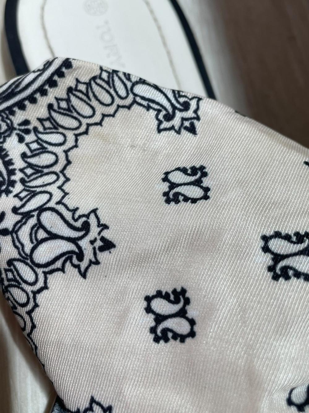Tory Burch Cream & Black Paisley Scarf Slide Sandals Size 8 M - Picture 8 of 12
